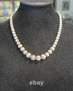 17 SPLENDID! Vintage Navajo Graduated Sterling Silver Fluted Bead Necklace