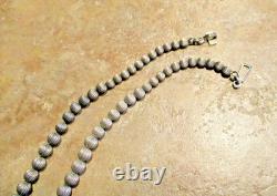 17 SPLENDID! Vintage Navajo Graduated Sterling Silver Fluted Bead Necklace