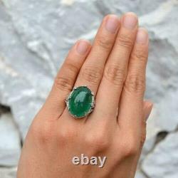 Classic Vintage 925 Sterling Silver Oval Green Cabochon Womens Cocktail Ring