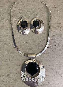 Vintage Mexico Designer Sterling Silver Onyx Hammered Necklace And Earrings Set