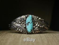 Vintage Native American Navajo Turquoise Sterling Silver Cuff Bracelet