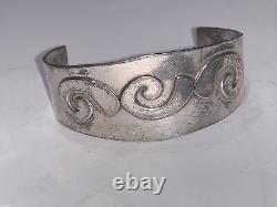 Vintage Navajo Sterling Silver 925 Bracelet