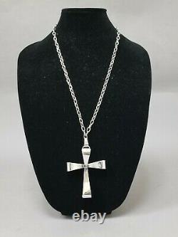 Vintage Wells Sterling Silver 3 ¾ x 2 ¾ Cross Necklace