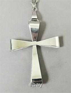 Vintage Wells Sterling Silver 3 ¾ x 2 ¾ Cross Necklace