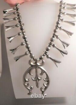 Vtg Navajo Sterling Silver Squash Blossom Necklace, Sand Cast Naja, 18 Blossoms