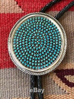 A + Vintage Petit Point Navajo Zuni Turquoise Argent Sterling Collier Bolo Tie