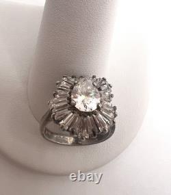 Bague de cocktail ou de fiançailles en argent sterling des années 1950 avec des CZ taille baguette vintage