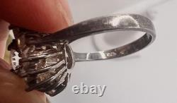 Bague de cocktail ou de fiançailles en argent sterling des années 1950 avec des CZ taille baguette vintage