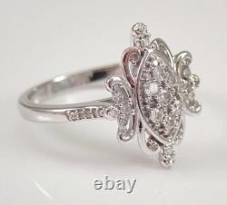 Bague de fiançailles de mariage en cluster avec diamant simulé rond de 2Ct plaquée or blanc 14K