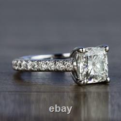 Bague de fiançailles en moissanite taille coussin de 2 ct, sertie pavé, plaquée or blanc 14K