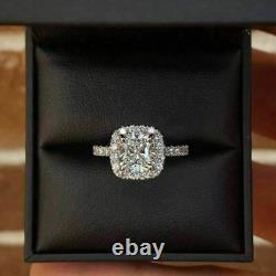 Bague de fiançailles halostyle en or blanc 14 carats avec diamant simulé taille coussin de 2 carats