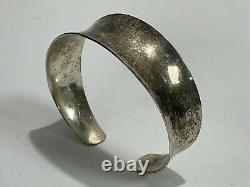 Bracelet manchette moderne lisse en argent sterling 925 signé vintage de 22 mm de largeur, 26g