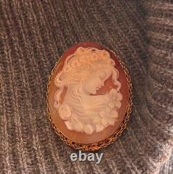 Broche pendentif ornement camée fait main sculpté femme nymphe parmi les fleurs