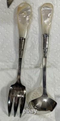 Couteaux vintage en nacre (16), fourchette de service et louche avec colliers en argent sterling