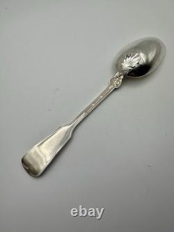 Cuillère à dessert / cuillère à soupe ovale Vintage Tiffany Co Shell Thread Sans monogramme, disponible en 4 exemplaires