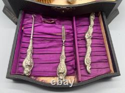 Ensemble de coiffeuse vintage en argent antique couleur art nouveau avec 10 pièces de brosses florales