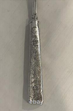 Fourchette à viande en argent massif vintage avec manche floral gravé 73,5 grammes