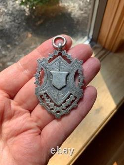 Grosse médaille pendentif en argent sterling antique avec collier