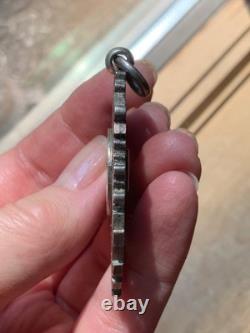 Grosse médaille pendentif en argent sterling antique avec collier