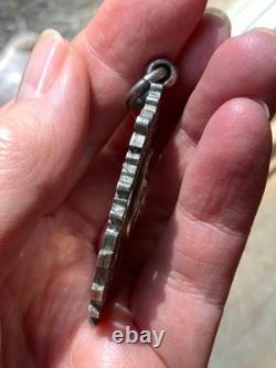 Grosse médaille pendentif en argent sterling antique avec collier