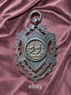 Grosse médaille pendentif en argent sterling antique avec collier