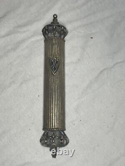 Judaica Sterling Silver Mezuzah Holder, Magnifique Forme Couronnée, Vintage