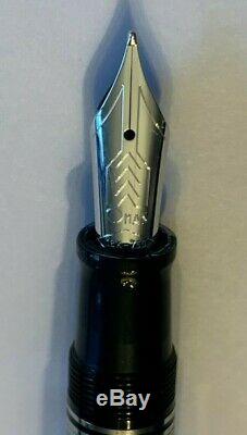 Omas Paragon Sterling Fountain Pen Avec Bouteille D'encre. Tout Neuf Jamais Utilisé. Ancien