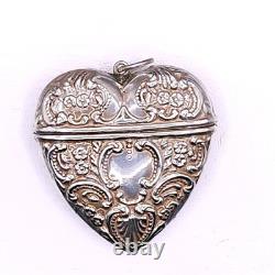 Pendentif en forme de cœur en argent sterling anglais repoussé vintage