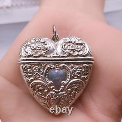 Pendentif en forme de cœur en argent sterling anglais repoussé vintage