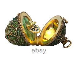 U24098 Oeuf de Pâques en Émail Guilloché Vert en Argent Sterling Vintage avec Pe G2U